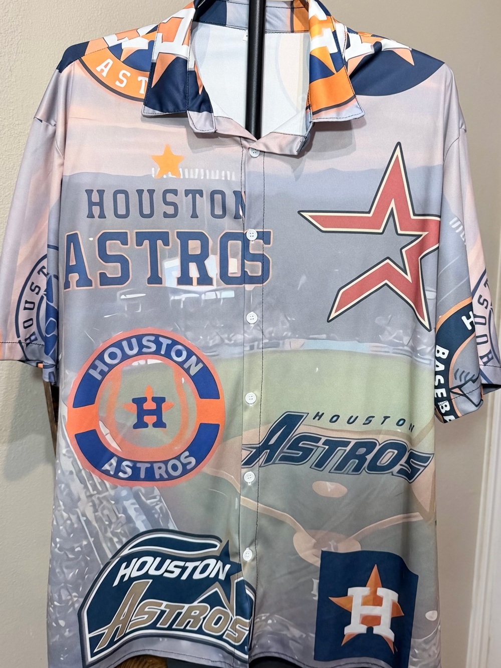 MLB Houston Astros All-Over Print Button-Front Collared Shirt in 2XL Gray